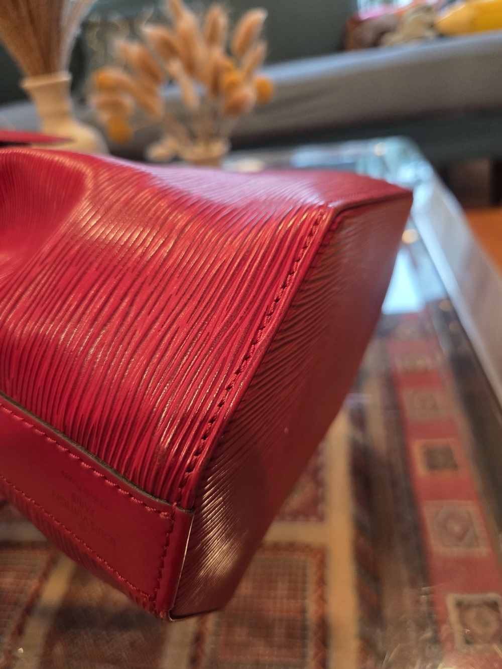 Authentic LV Structured Women's Shoulder Bag - Designer Style - Picture 4 of 7
